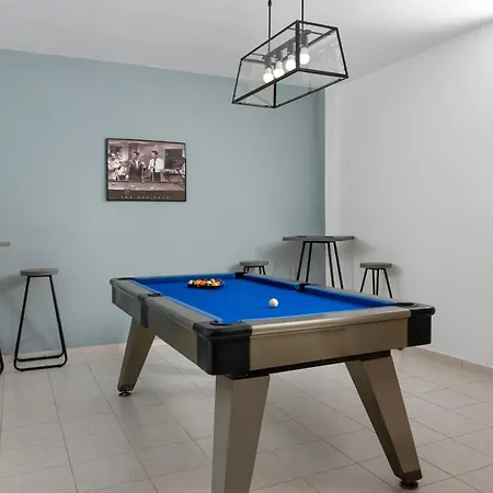 Bella With Private Pool And Hot Tub *