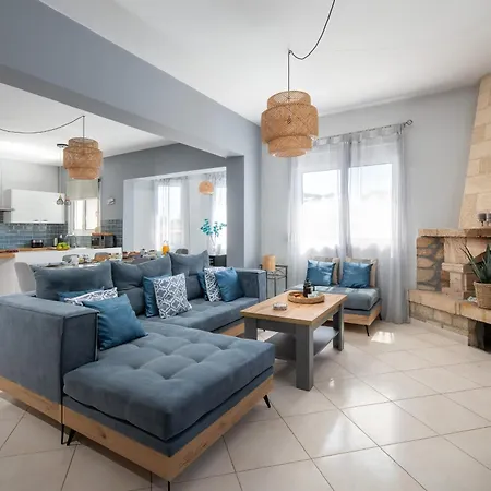 Villa Bella With Private Pool And Hot Tub *