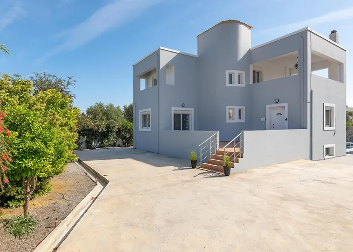 Villa Bella With Private Pool And Hot Tub Lárdosz