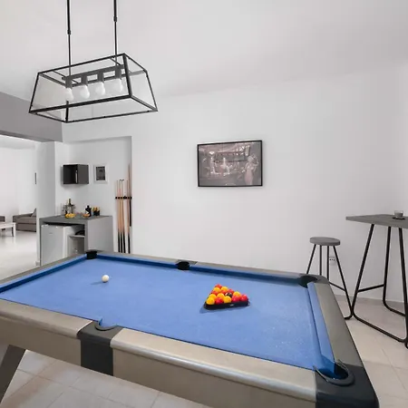 Bella With Private Pool And Hot Tub Vilă *