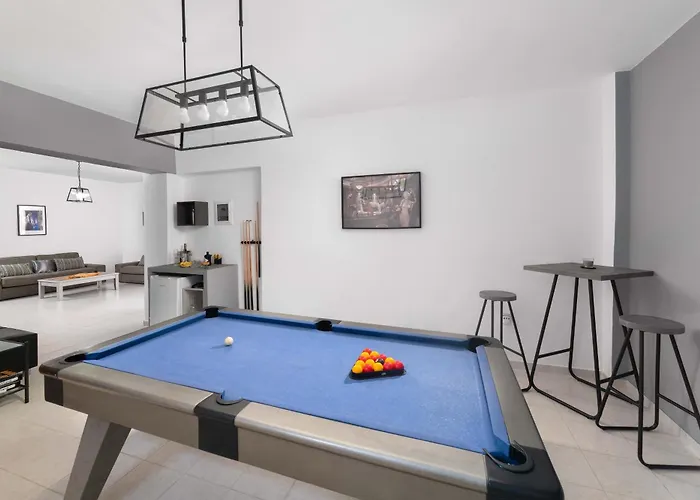 Bella With Private Pool And Hot Tub Vilă *