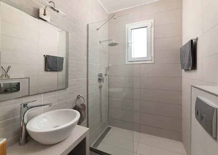 Bella With Private Pool And Hot Tub * 라도스